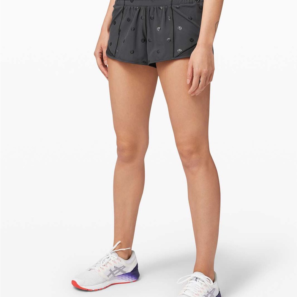 Lululemon Hotty Hot Shorts II 2.5” – Polka Dot Logo Multi/Black (Size 6)